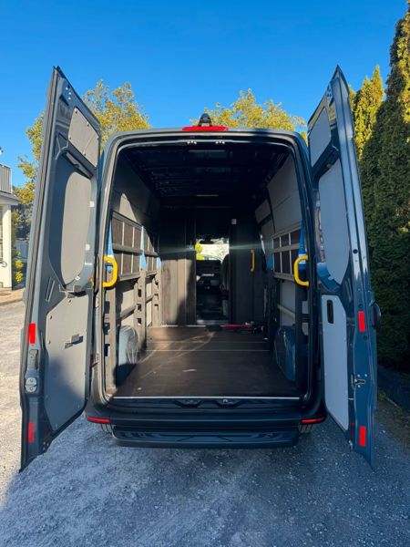 Cargo area of the eSprinter electric van