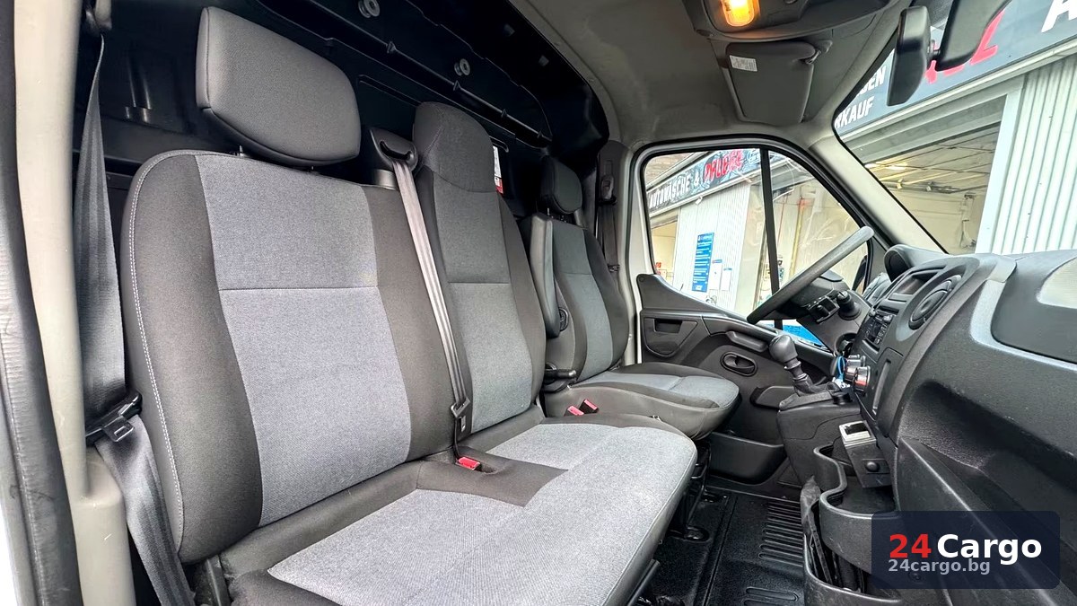 Renault Master товарен отсек